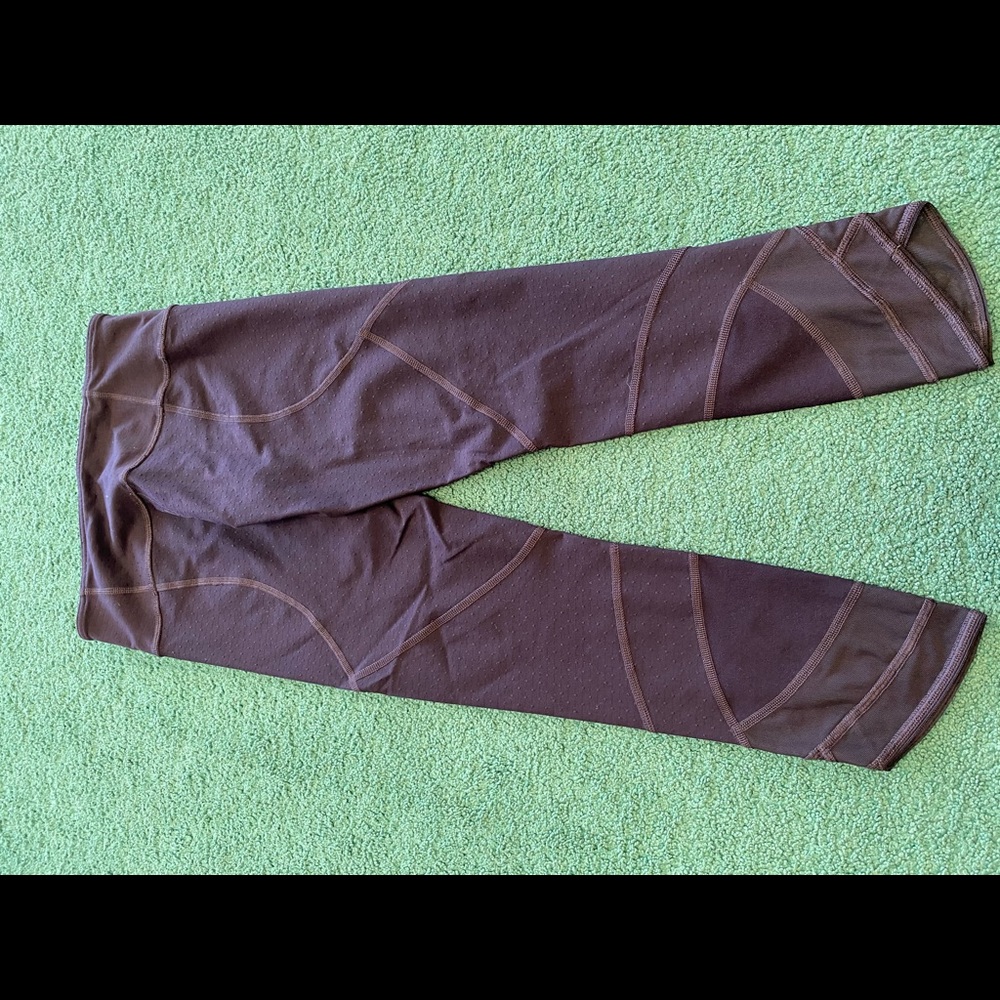 Lululemon purple leggings with raised dots capri